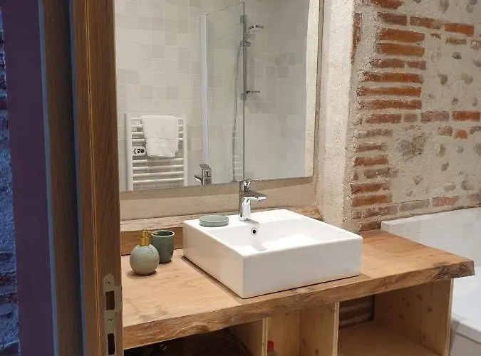 Superbe Batisse De Caractere, Coeur De Dom wakacyjny