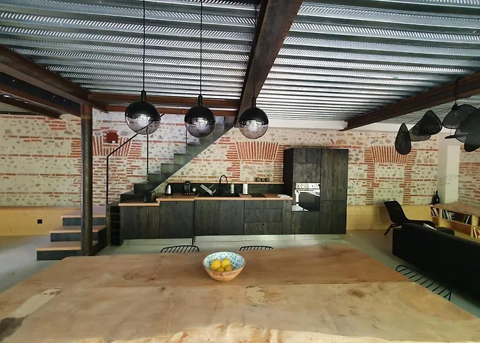 Superbe Batisse De Caractere, Coeur De Dom wakacyjny